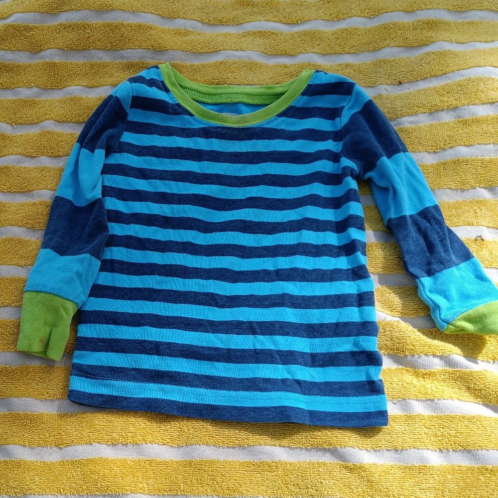 Childrens OLDNAVY 2 piece pajama set